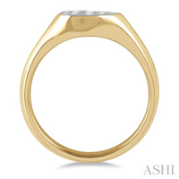 Pear shape lovebright essential diamond signet ring